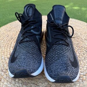 Nike Black and Gray 270